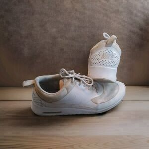 Nike Air Max Thea Shoes 599409-104 Women's Size 9.5 White Tennis Shoes Sneakers